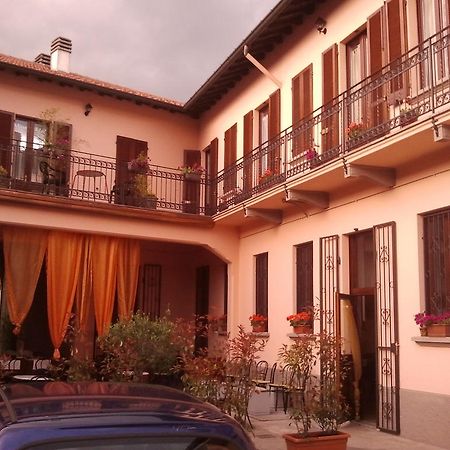 La Corte Del Poeta Hotel Buscate Exterior photo