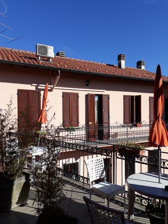 La Corte Del Poeta Hotel Buscate Exterior photo